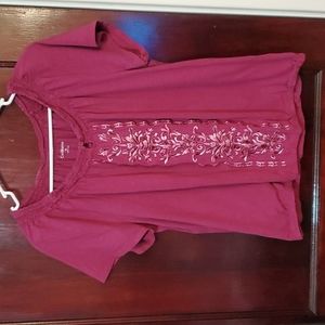 Croft & Barrow pink short sleeve tee w design